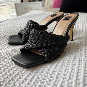 Elegant Black leather Woven Women's Heels